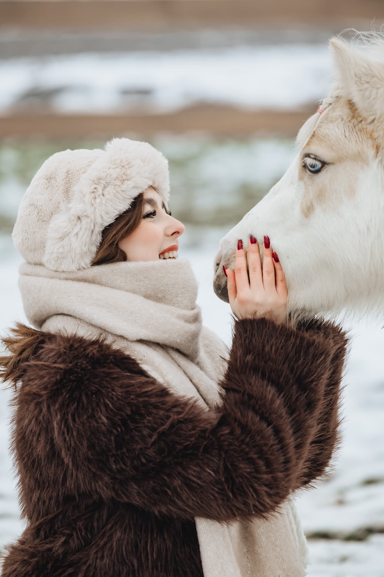 Maria and the horses · photo 18