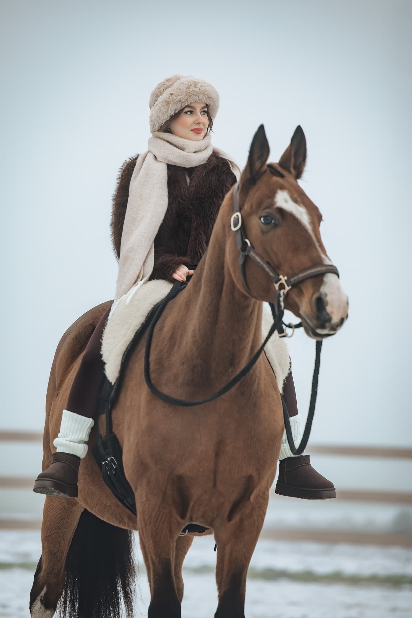 Maria and the horses · photo 1