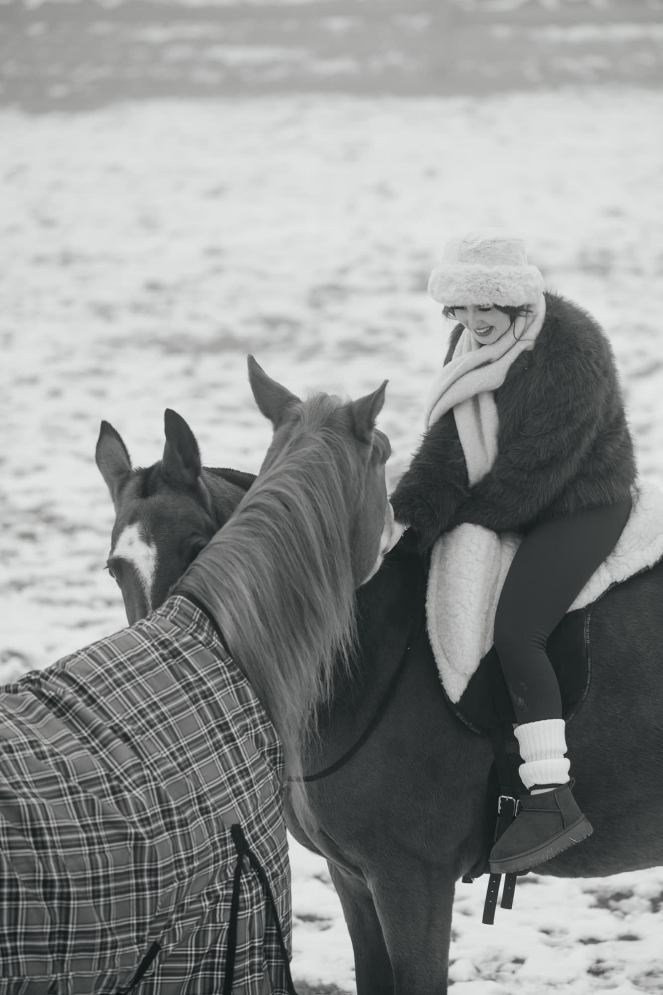 Maria and the horses · photo 4