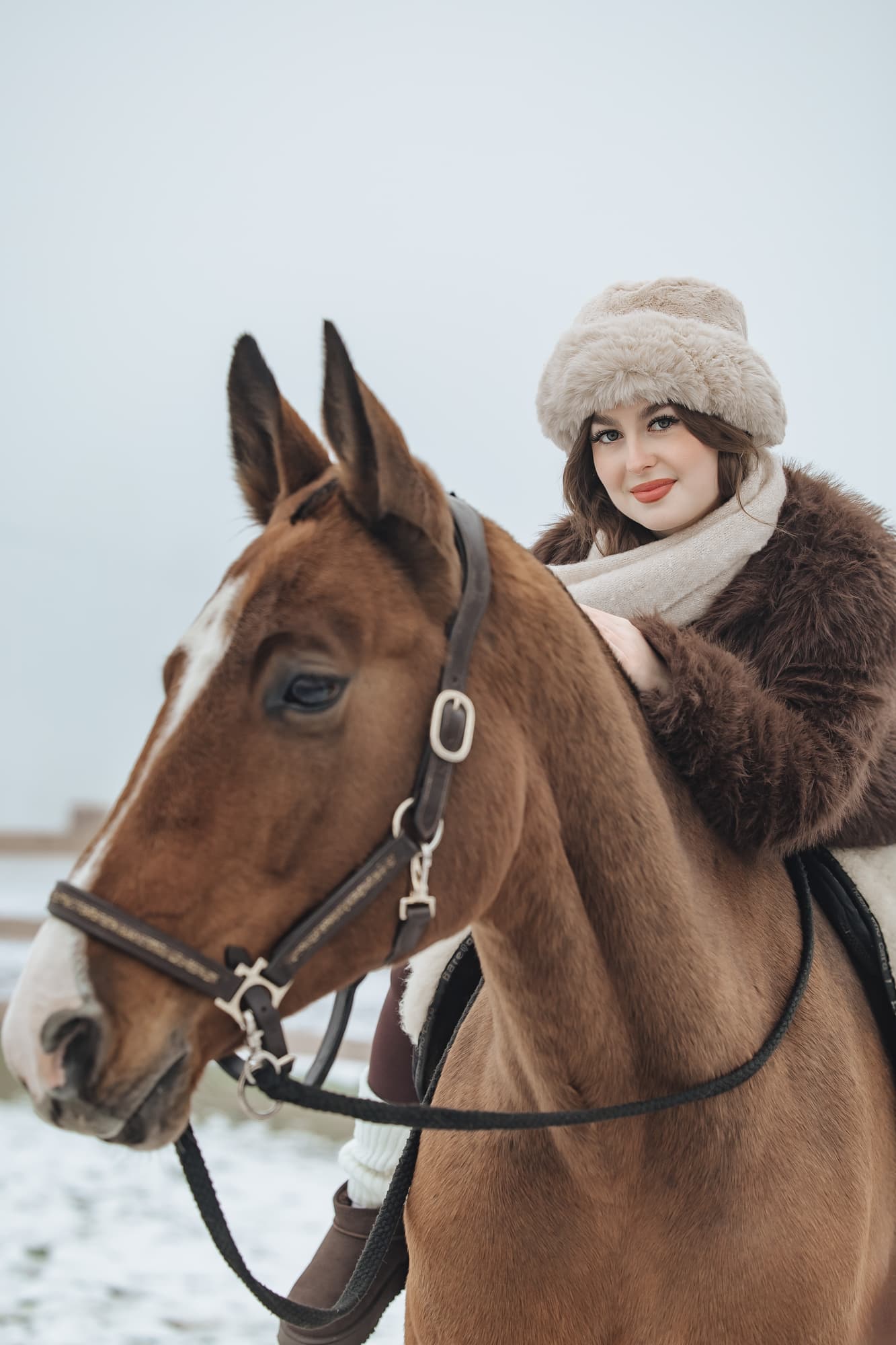 Maria and the horses · photo 6